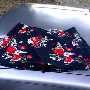 Black print skort